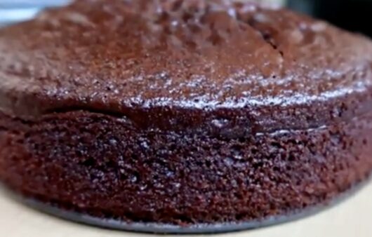 Simple Moist Chocolate Cake