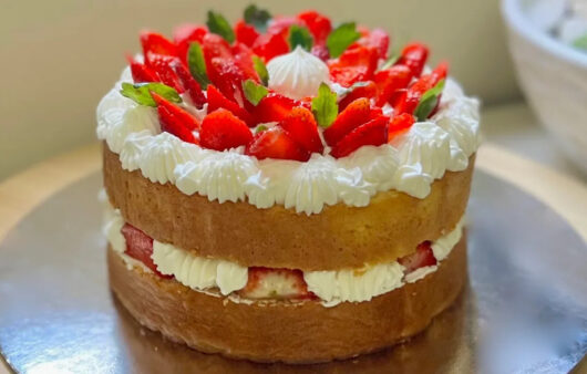 strawberry sponge cake